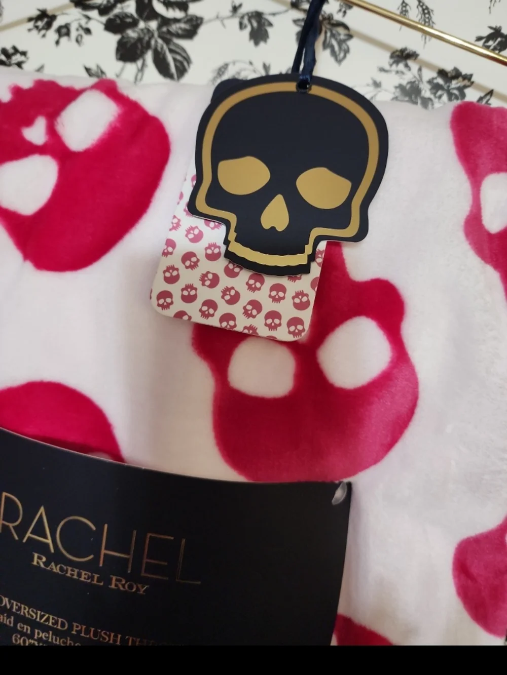 RACHEL Rachel Roy White Plush Pajama Throw with Hot Pink Skull Print